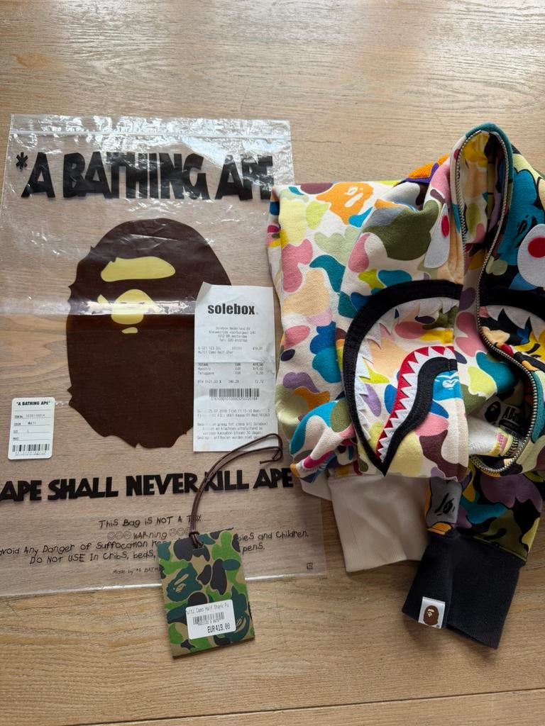 BAPE Shark Hoodie Multicolor – OG + bon – maat L (M), Kleding | Heren, Truien en Vesten, Ophalen of Verzenden, Zo goed als nieuw