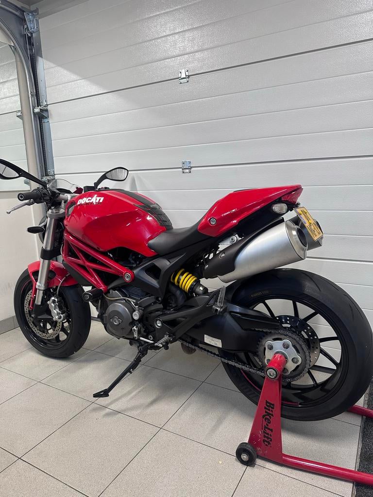 Ducati Monster 796 ABS handvatverwarming, Motoren, Handvatverwarming, 2 cilinders, Motorrijbewijs A, Particulier