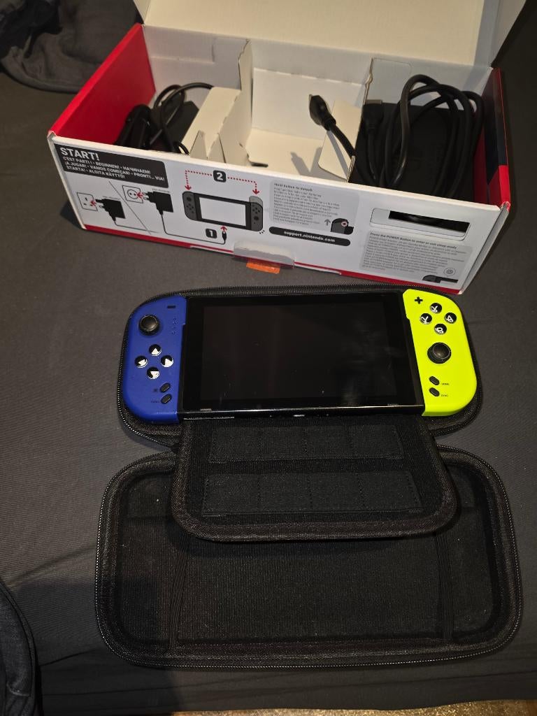 Nintendo Switch, Ophalen of Verzenden, Zo goed als nieuw, Met 1 controller, Switch Original
