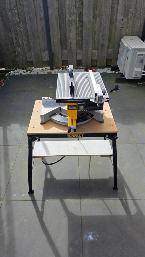 DeWalt DW711 tafel-, afkort- en verstekzaag, Ophalen, Gebruikt, 70 mm of meer, Dewalt