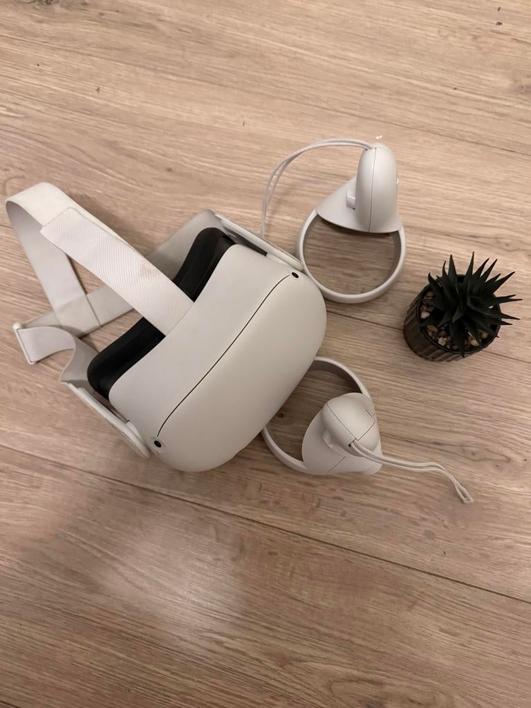 Oculus Quest 2 in goede staat met draagtas, Spelcomputers en Games, Virtual Reality, Ophalen of Verzenden, Zo goed als nieuw, VR-bril