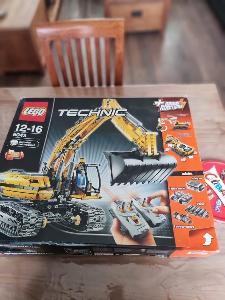 Lego Technic 8043 Gemotoriseerde Graafmachine, Kinderen en Baby's, Speelgoed | Duplo en Lego, Ophalen of Verzenden, Zo goed als nieuw