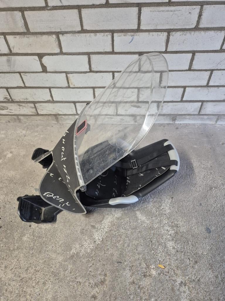 Voor fietsstoeltje / fietszitje met windscherm, Fietsen en Brommers, Fietsaccessoires | Fietsstoeltjes, Ophalen of Verzenden, Voorzitje