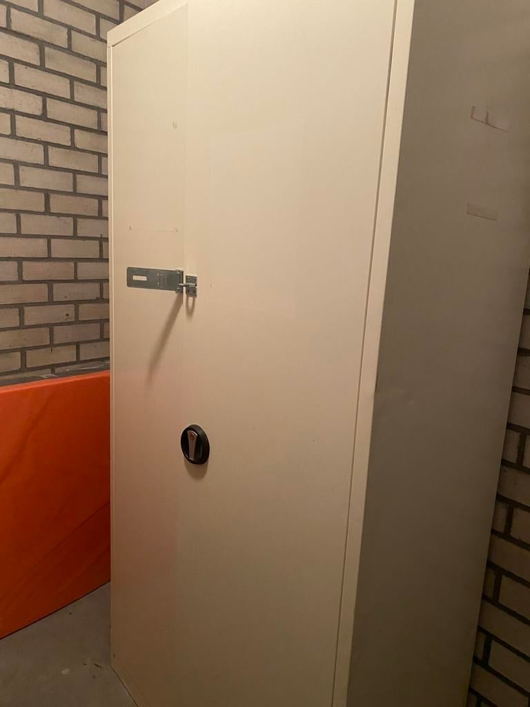 Stalen draaideurkast, Ophalen, Gebruikt