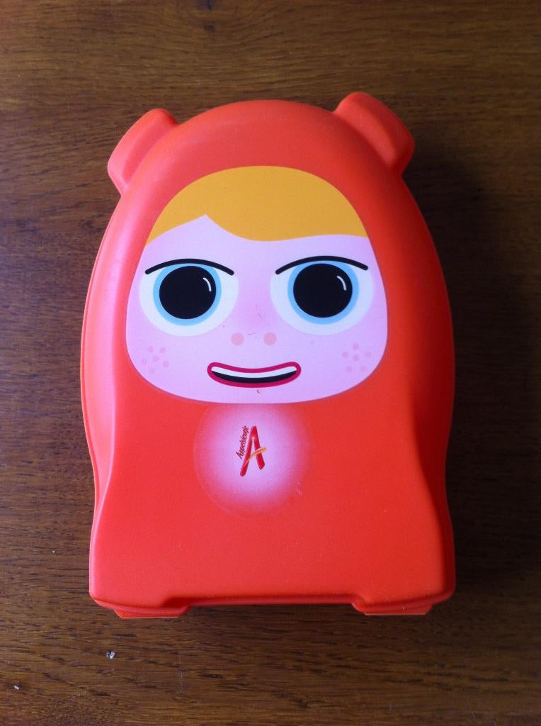 Rood Plastic Trommeltje 'Gezichtje' "Appelsientje" Nieuw, Ophalen of Verzenden, Nieuw, Reclamebord