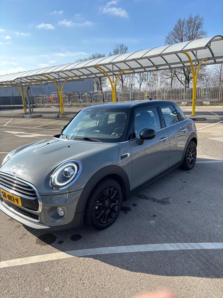 MINI Cooper 5-deurs 1.5 | Dealer onderhouden | 1e eigenaar, Auto's, Voorwielaandrijving, 49 €/maand, Origineel Nederlands, Handgeschakeld