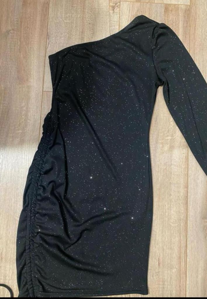 Zwarte glitter mini jurk met één mouw, Kleding | Dames, Ophalen, Zwart, Maat 42/44 (L), Zo goed als nieuw