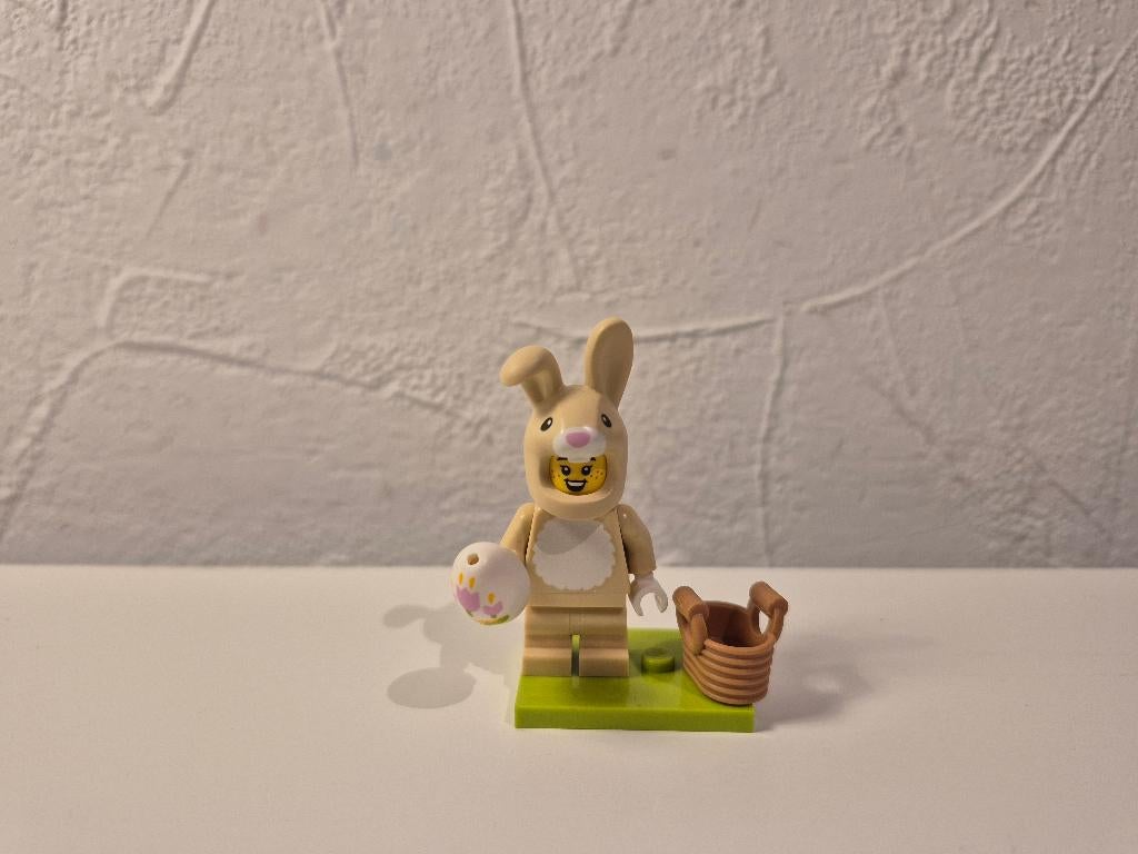 Lego Collectible Minifigure  Series 28 Cute Bunny Costume, Ophalen of Verzenden, Zo goed als nieuw, Complete set, Lego