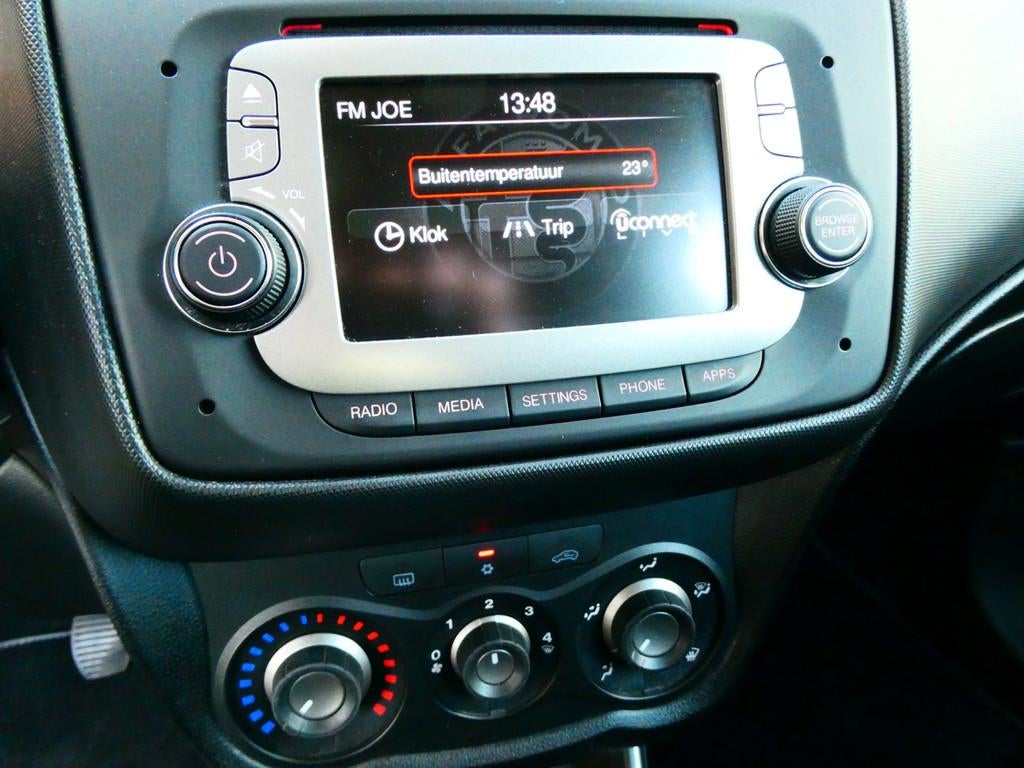 Alfa Romeo MiTo 0.9 TwinAir 100pk Airco 2e eigenaar Multimed, Voorwielaandrijving, Stof, Gebruikt, Euro 6