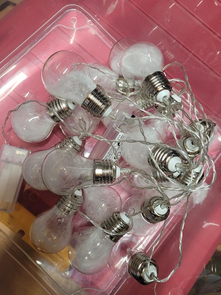 lichtsnoer pasen 2 stuks met veren veertjes, Ophalen of Verzenden, Zo goed als nieuw