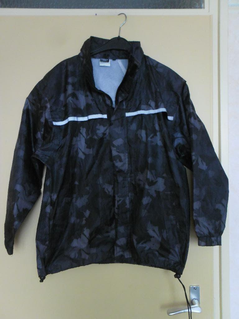 goede jongens regenjas. Maat 164, Kinderen en Baby's, Kinderkleding | Maat 164, Gebruikt, Mountainpeak, Ophalen of Verzenden, Jongen