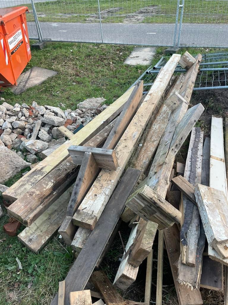 Stapel afvalhout gratis af te halen, Ophalen, 50 mm of meer, Balk, Minder dan 200 cm