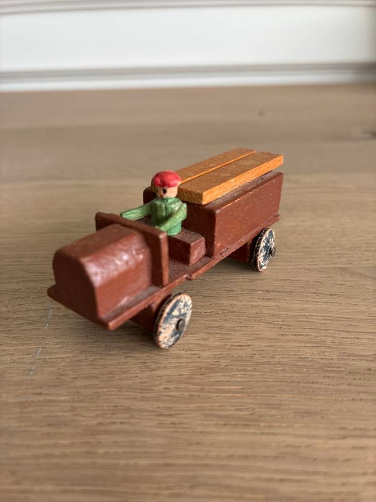 Erzgebirge Vintage Houten Miniatuur Truck met Bestuurder, Ophalen of Verzenden