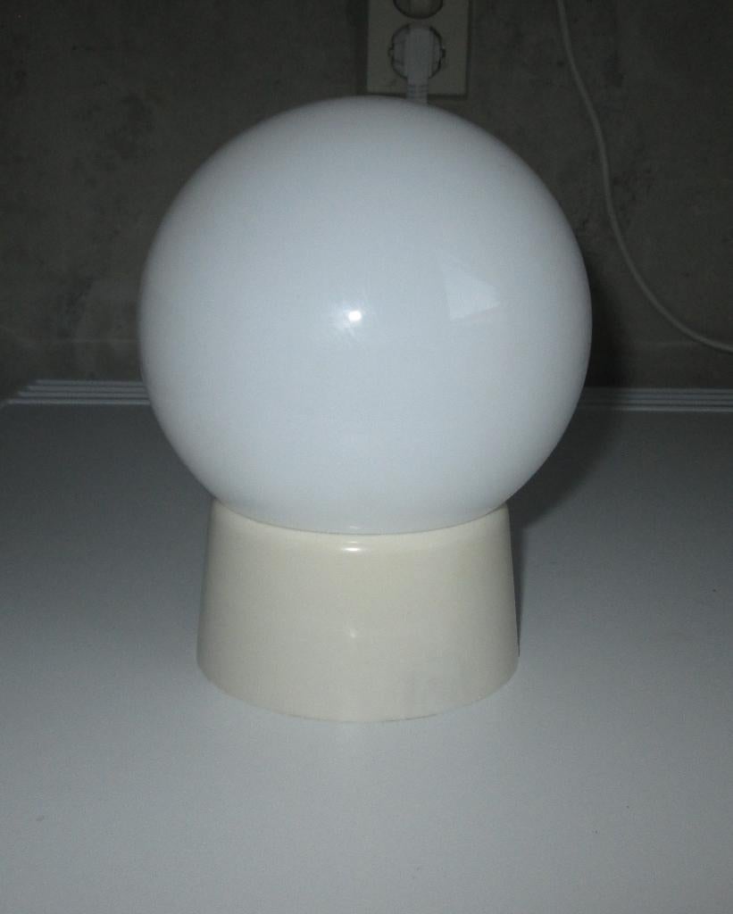 Kleine Art deco plafondlamp witte bol lamp bakeliet NIKO, Ophalen of Verzenden, Zo goed als nieuw, Glas, Art deco mid-century