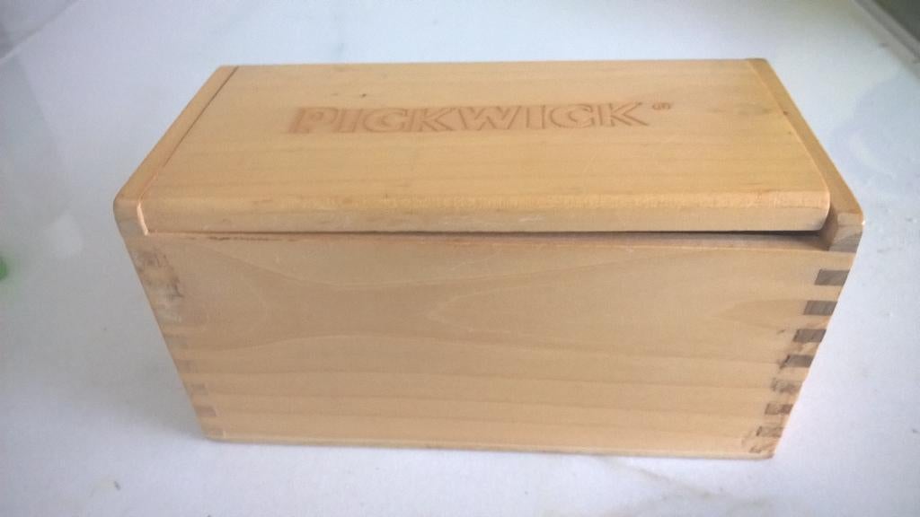 Pickwick  houten  doosje, Ophalen of Verzenden, Zo goed als nieuw, Verpakking