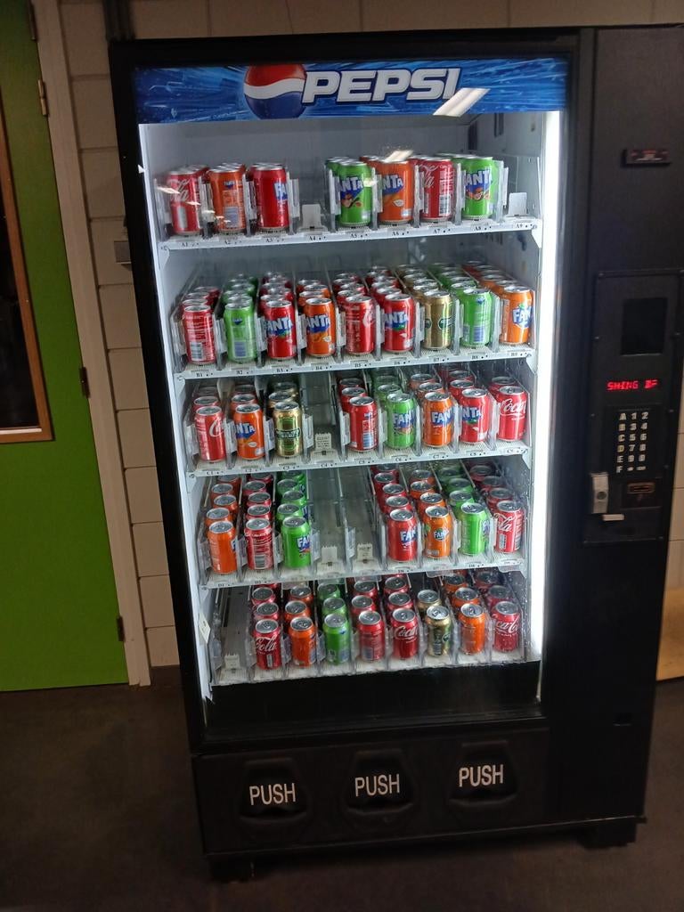 2 frisdrank automaten, Ophalen of Verzenden, Gebruikt