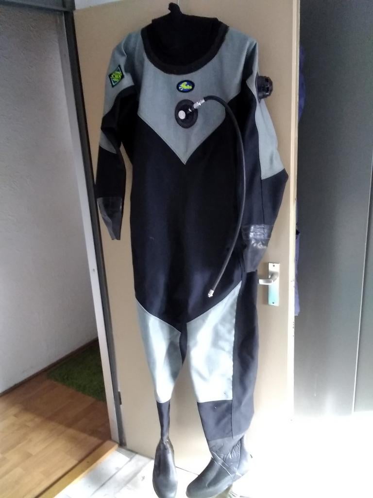 Droogpak schoenmaat 44/45, Ophalen, Duikpak