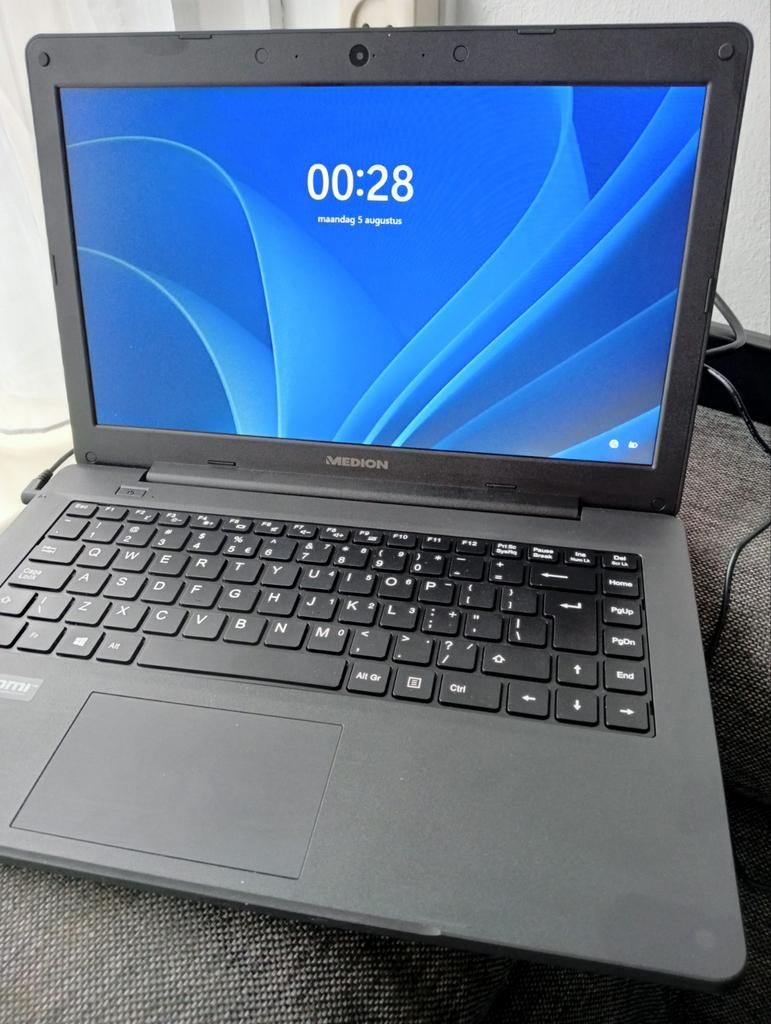 Medion Akoya E14409 laptop. 
Scherm: 14-inch HD-scherm, Ophalen, Zo goed als nieuw, 14 inch