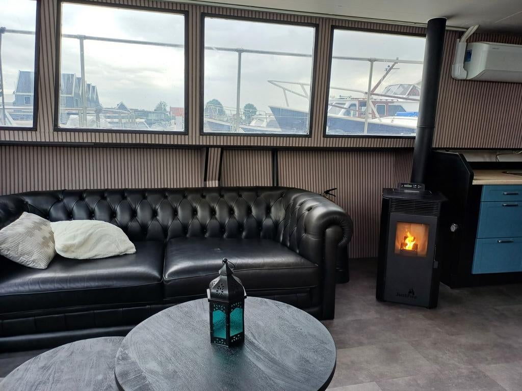 Varende bungalow 14.95 x 4.85 m evt met ligplaats, 3 kamers, Verkoop zonder makelaar, Amsterdam, Zaanstad