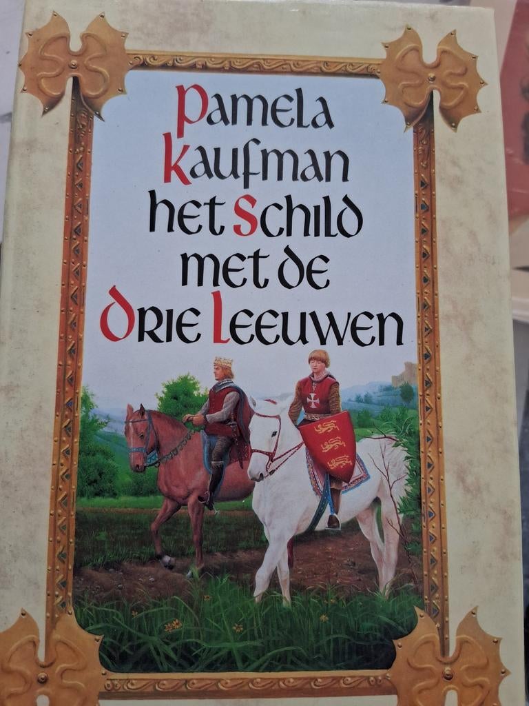 Het Schild met de Drie Leeuwen - Pamela Kaufman, Ophalen of Verzenden, Zo goed als nieuw, Pamela Kaufman