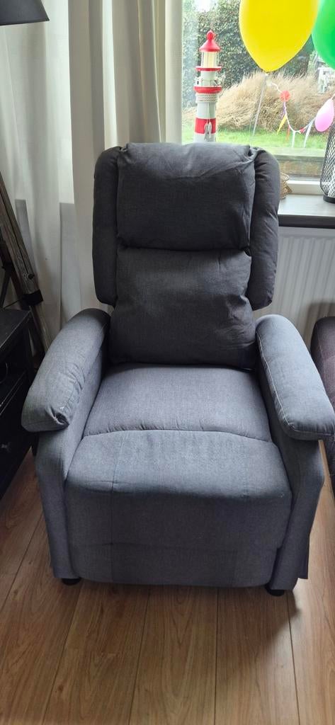 Relax stoel met massage stand (1jaar oud), Huis en Inrichting, Stoelen, Zo goed als nieuw, Eén, Stof, Grijs, Ophalen