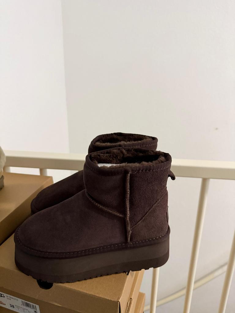 Chocolade bruine UGG's - Maat 39, Kleding | Dames, Schoenen, Ophalen of Verzenden, Gedragen, Bruin, Lage of Enkellaarzen