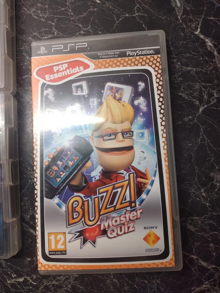 Buzz! Master Quiz - PSP Essentials, Ophalen of Verzenden, Zo goed als nieuw, Overige kleuren, PSP
