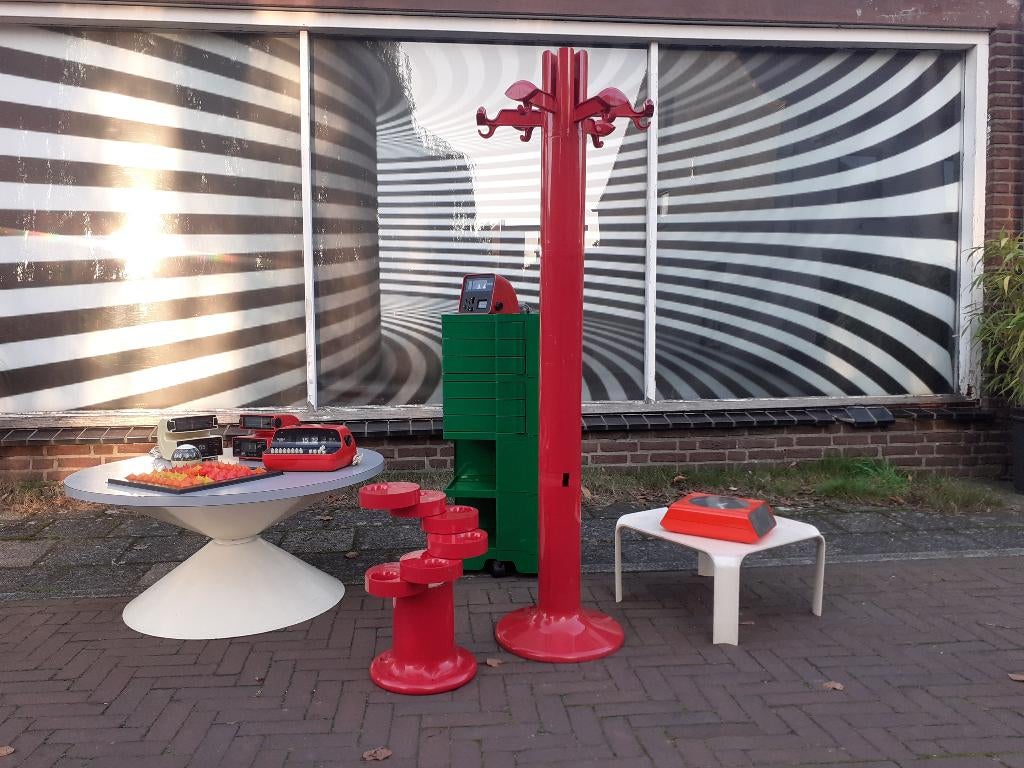 rood kunststof Planta kapstok Piretti design jaren 70 retro, Huis en Inrichting, Woonaccessoires | Kapstokken, Ophalen, Castelli