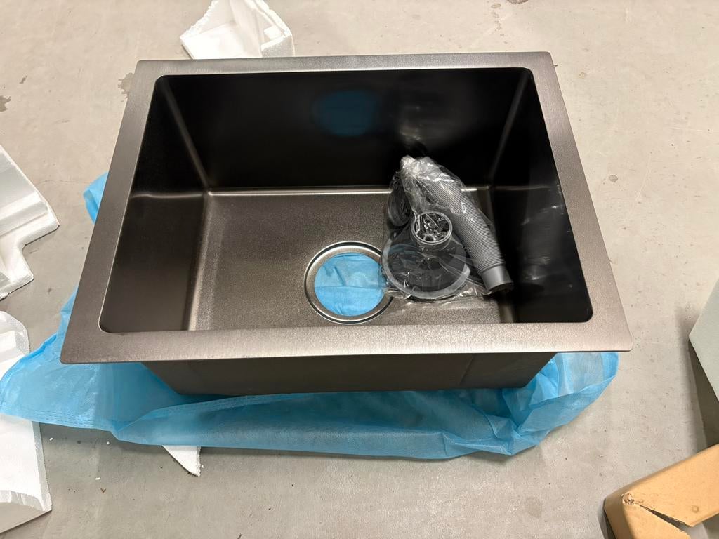 Nieuwe wasbak, Ophalen, Nieuw