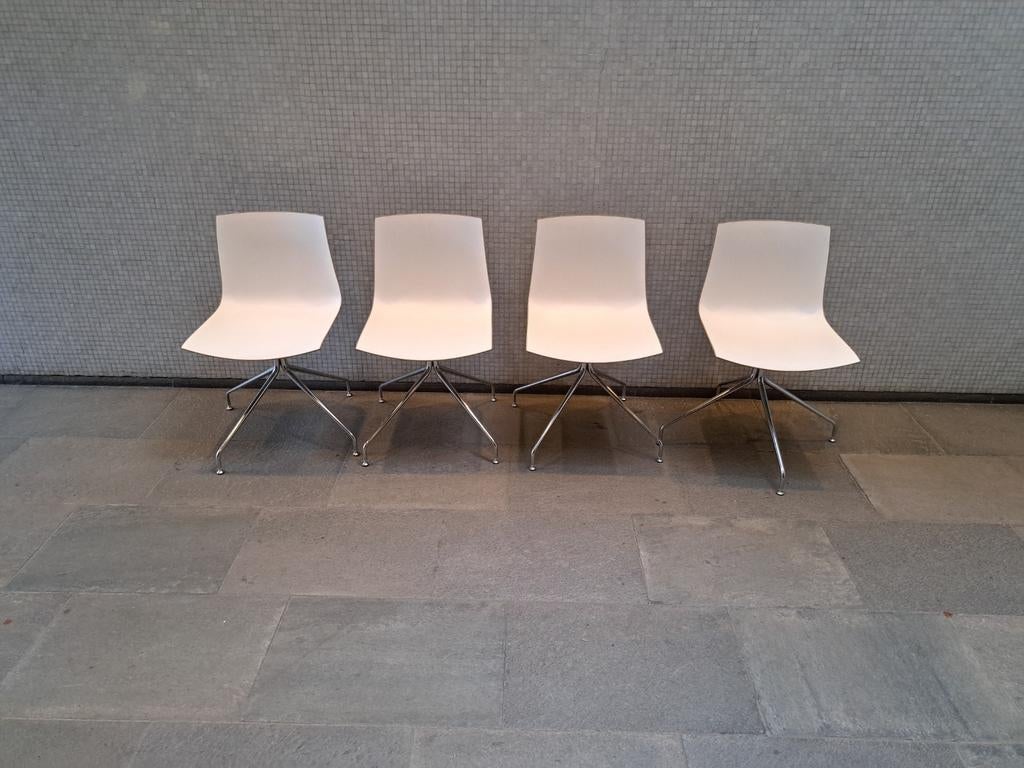 4 x Arper Catifa Swivel stoelen, gebruikt, Ophalen, Zo goed als nieuw
