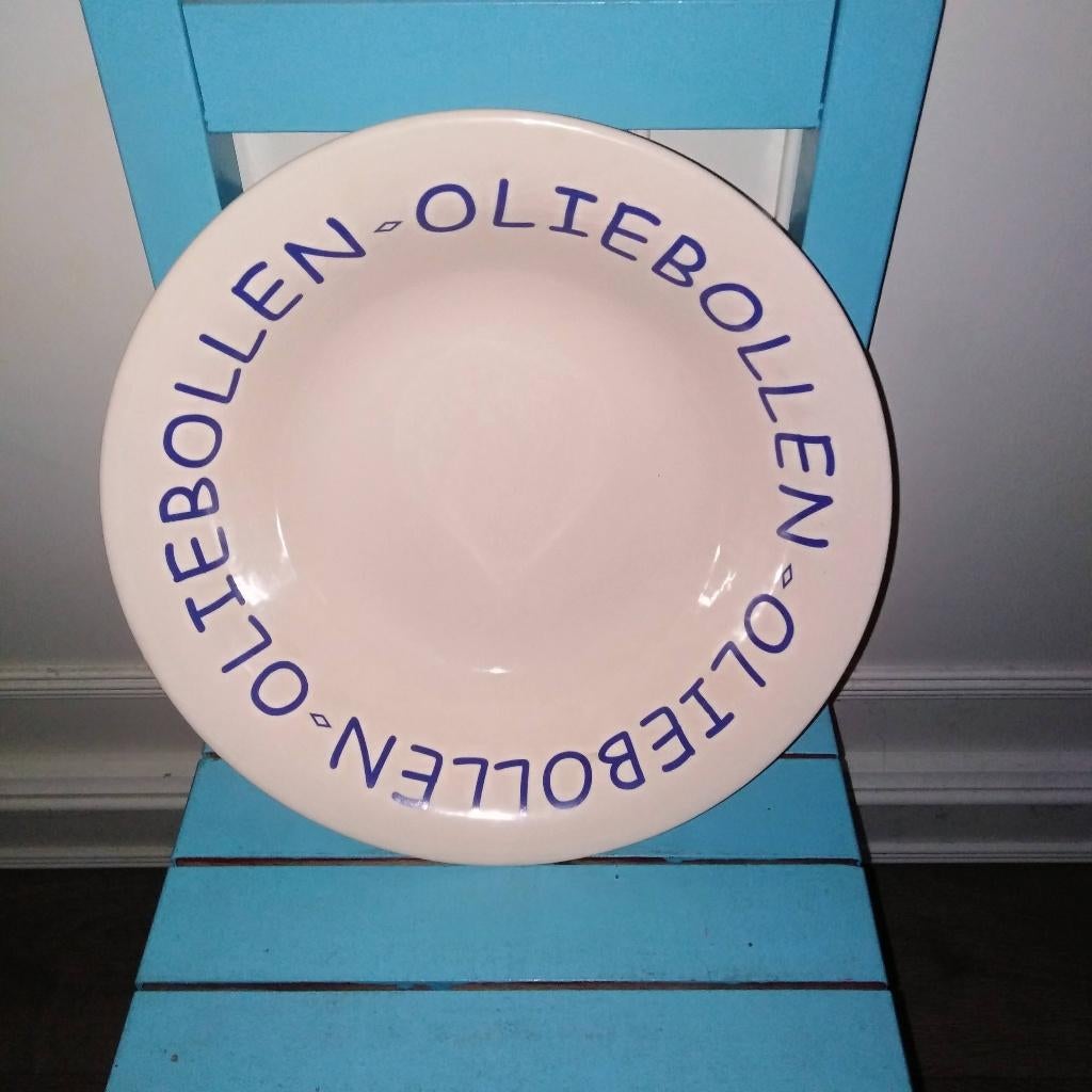 Oliebollen en Appelflappen schaal creme met blauwe letters, Huis en Inrichting, Keuken | Servies, Gebruikt, Schaal of Schalen