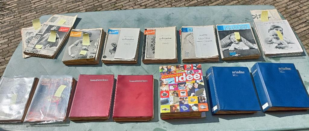 Ariadne Maandblad handwerken jaargang 1961 t/m 1975 (N28), Ophalen of Verzenden, Gelezen, Overige onderwerpen