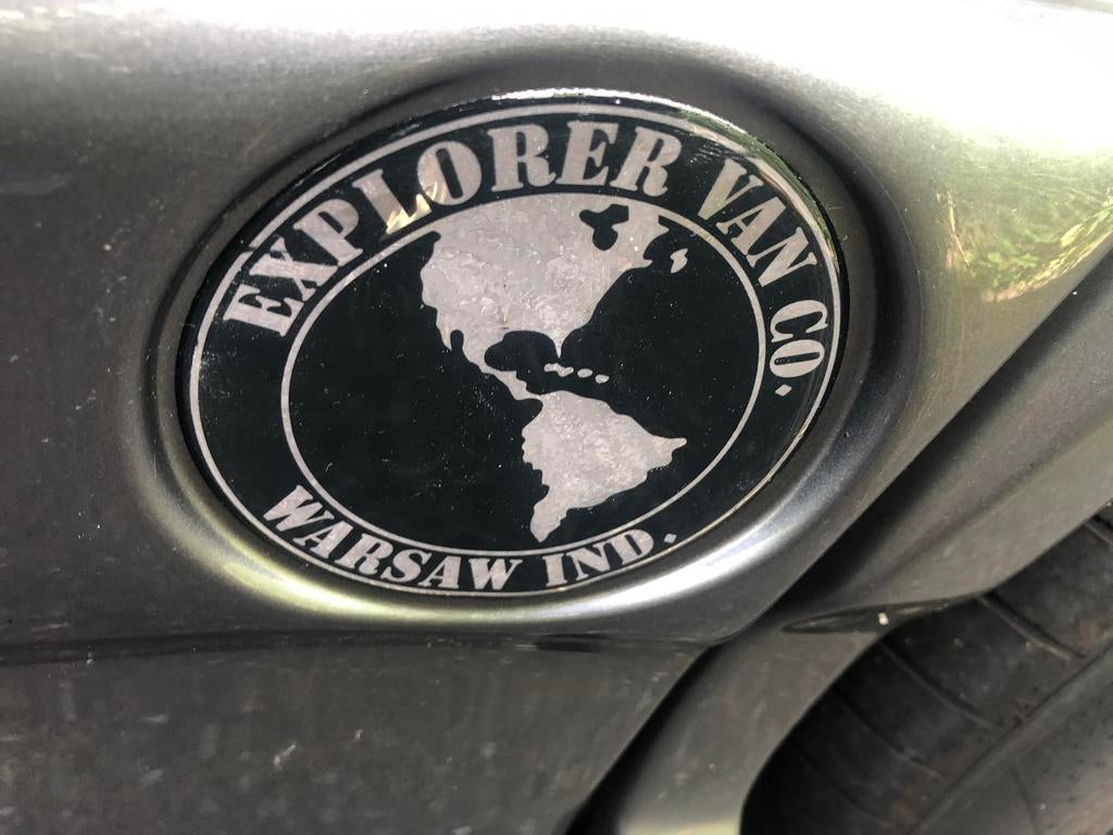 2 Luxe stickers nieuw Chevrolet Express Explorer GMC Savana, Ophalen