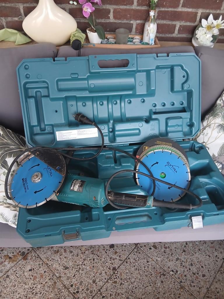 Makita Diamantzaagmachine met accessoires, Ophalen of Verzenden, Gebruikt, 1200 watt of meer, Overige typen