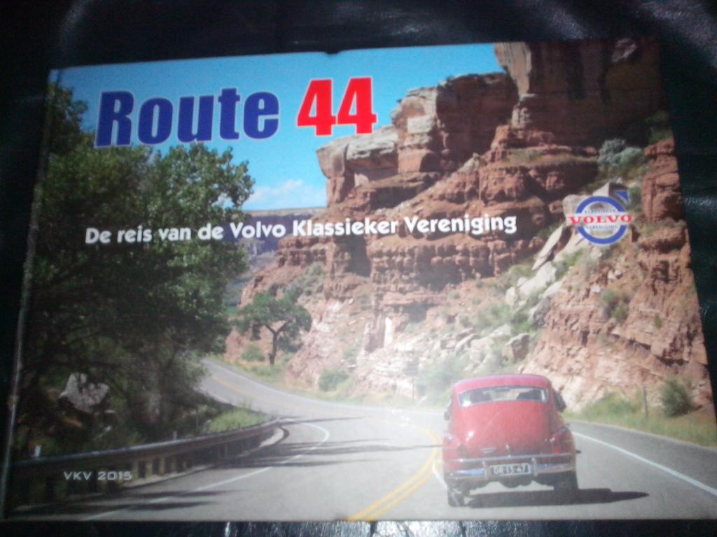 Volvo boek Autohistorica 1977 + Amazone 444 + Kalender 1997, Ophalen of Verzenden, Zo goed als nieuw, Auto's