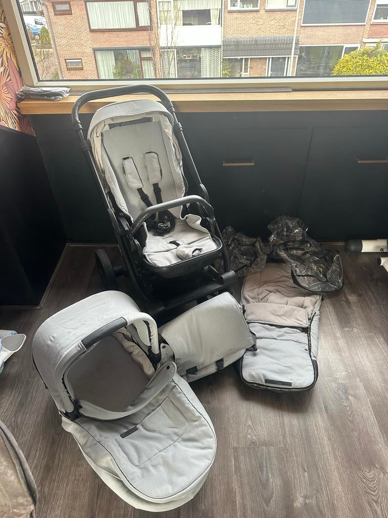 Mutsy nio kinderwagen met reiswieg, Kinderen en Baby's, Kinderwagens en Combinaties, Ophalen, Gebruikt, Combiwagen, Mutsy