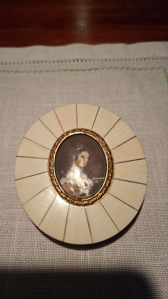 Antieke miniatuur portret in ivoor frame, Ophalen of Verzenden
