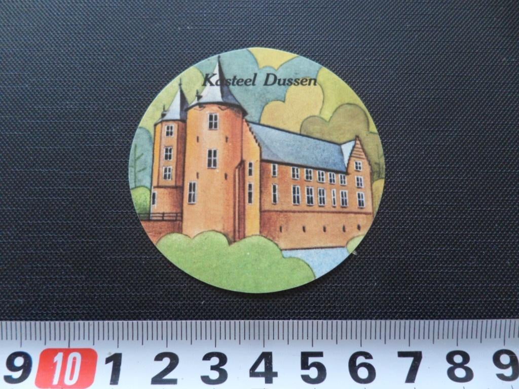sticker de beukelaer strip kasteel dussen, Verzamelen, Stickers, Zo goed als nieuw, Ophalen