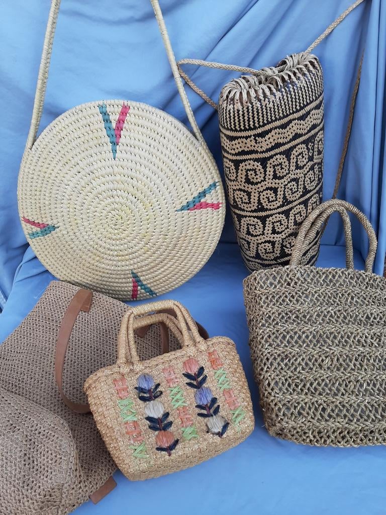 4 verschillende rieten tasjes, Sieraden, Tassen en Uiterlijk, Ophalen of Verzenden, Gebruikt, Overige typen