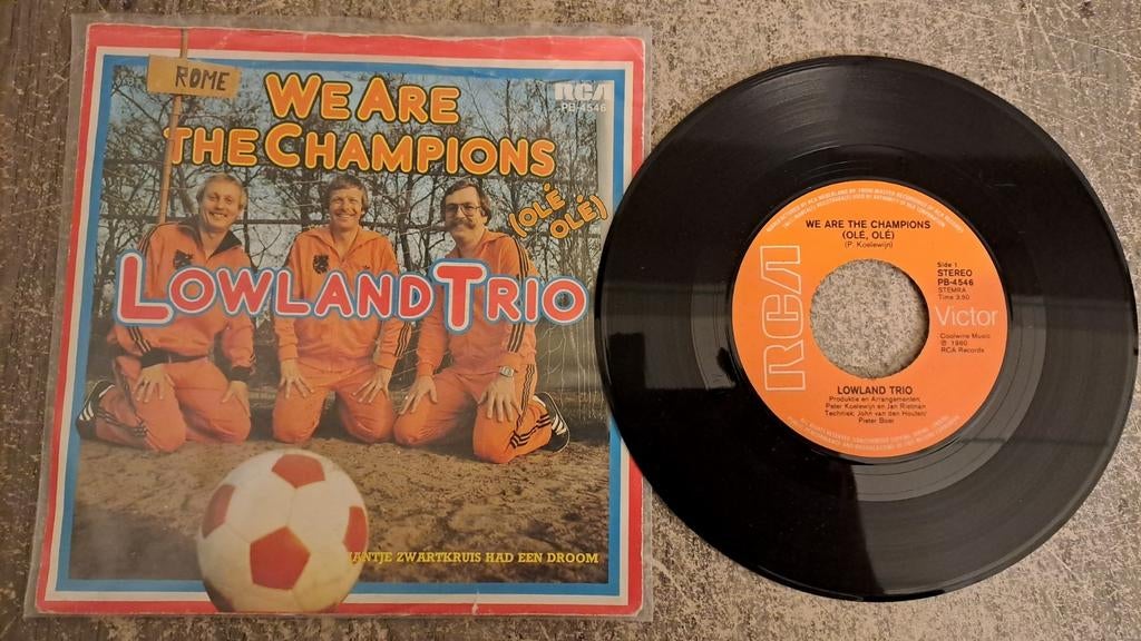 Lowland trio  - we are the champions, Ophalen of Verzenden, Gebruikt, Overige formaten, Levenslied of Smartlap