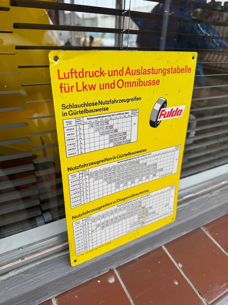 Fulda Luchtdruk Tabel voor Vrachtwagens en Bussen, Verzamelen, Reclamebord, ., Ophalen of Verzenden, .