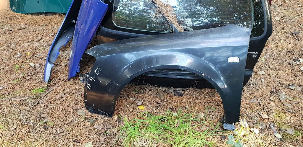 AUDI A4   VOORSCHERM  BJ 2003, Auto-onderdelen, Gebruikt, -, -, Ophalen of Verzenden