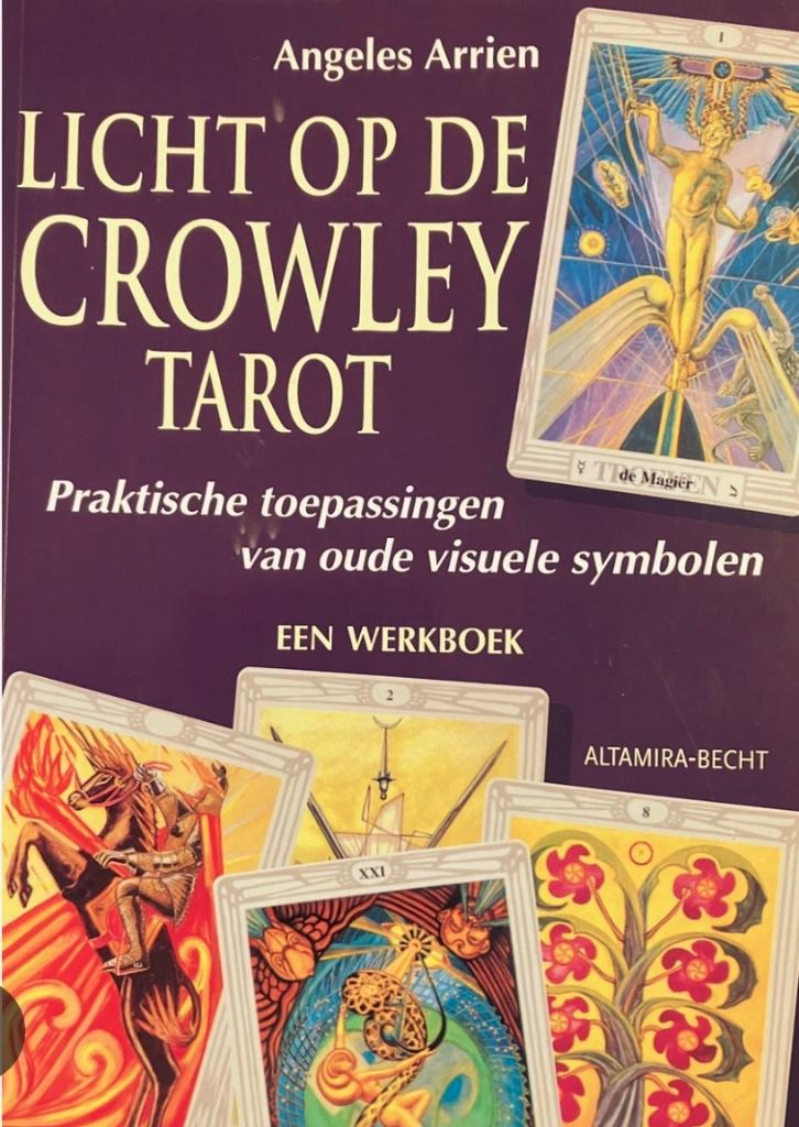 Boek LICHT OP DE CROWLEY TAROT - Angeles Arrien, Gelezen, Achtergrond en Informatie, Verzenden, Overige onderwerpen