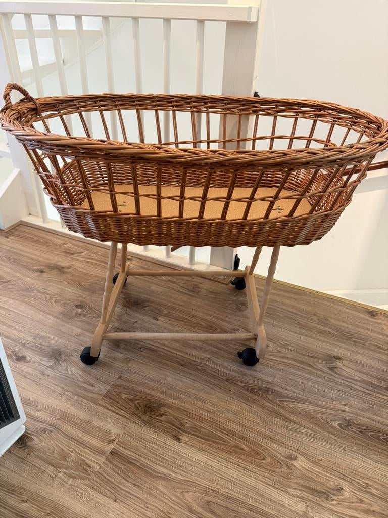 Baby wieg rotan 100 x 64 x 155 cm (1x b xh), Kinderen en Baby's, Babywiegjes en Ledikanten, Ophalen, Gebruikt, Wieg