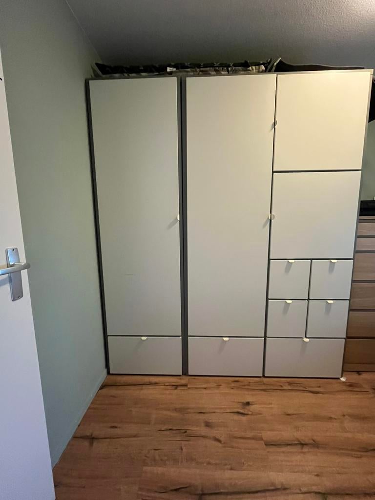 VISTHUS Kledingkast (1- en 2 deurs), Huis en Inrichting, Kasten | Kledingkasten, 100 tot 150 cm, 200 cm of meer, Zo goed als nieuw