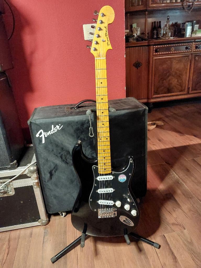 DOODAD STARCHASER STRATOCASTER 2017 BLACK, Muziek en Instrumenten, Snaarinstrumenten | Gitaren | Elektrisch, Zo goed als nieuw