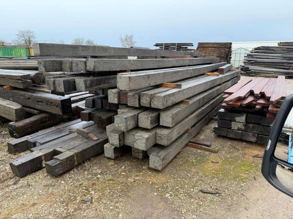 Gebruikte Hardhouten Palen 18x18 & 20x20 cm | FSC Recycle