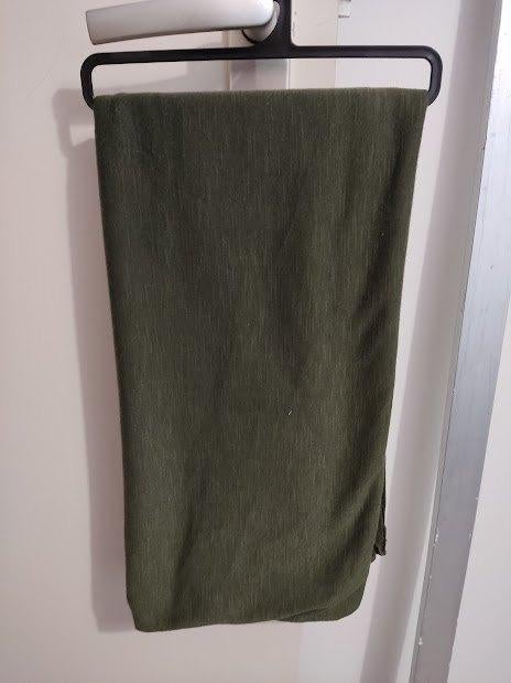 Hema dames sjaaltje in een legergroene kleur, Ophalen of Verzenden, Maat 36 (S), Sjaal, Gedragen