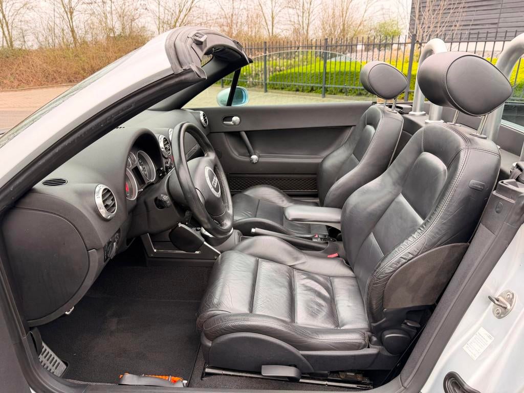 Audi TT Roadster 1.8 5V TURBO 180PK AIRCO/ECC LEER XENON ALL, Voorwielaandrijving, Open dak, TT, Gebruikt