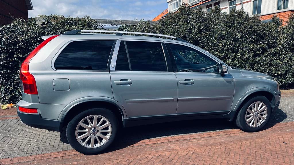 Volvo XC90 V8 4.4 Executive 7P | Youngtimer | Voll.onderhoud, Auto's, 8 cilinders, 138 €/maand, 7 stoelen, Vierwielaandrijving